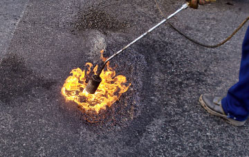 Llanbadarn Fynydd flat roofing repairs